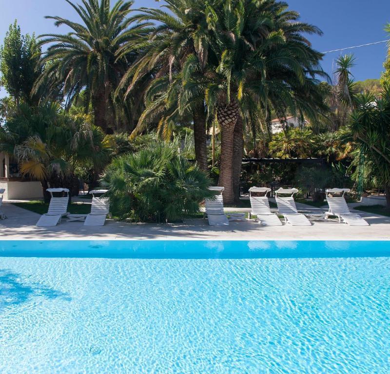 Hotel Barracuda Marina di Campo Bagian luar foto